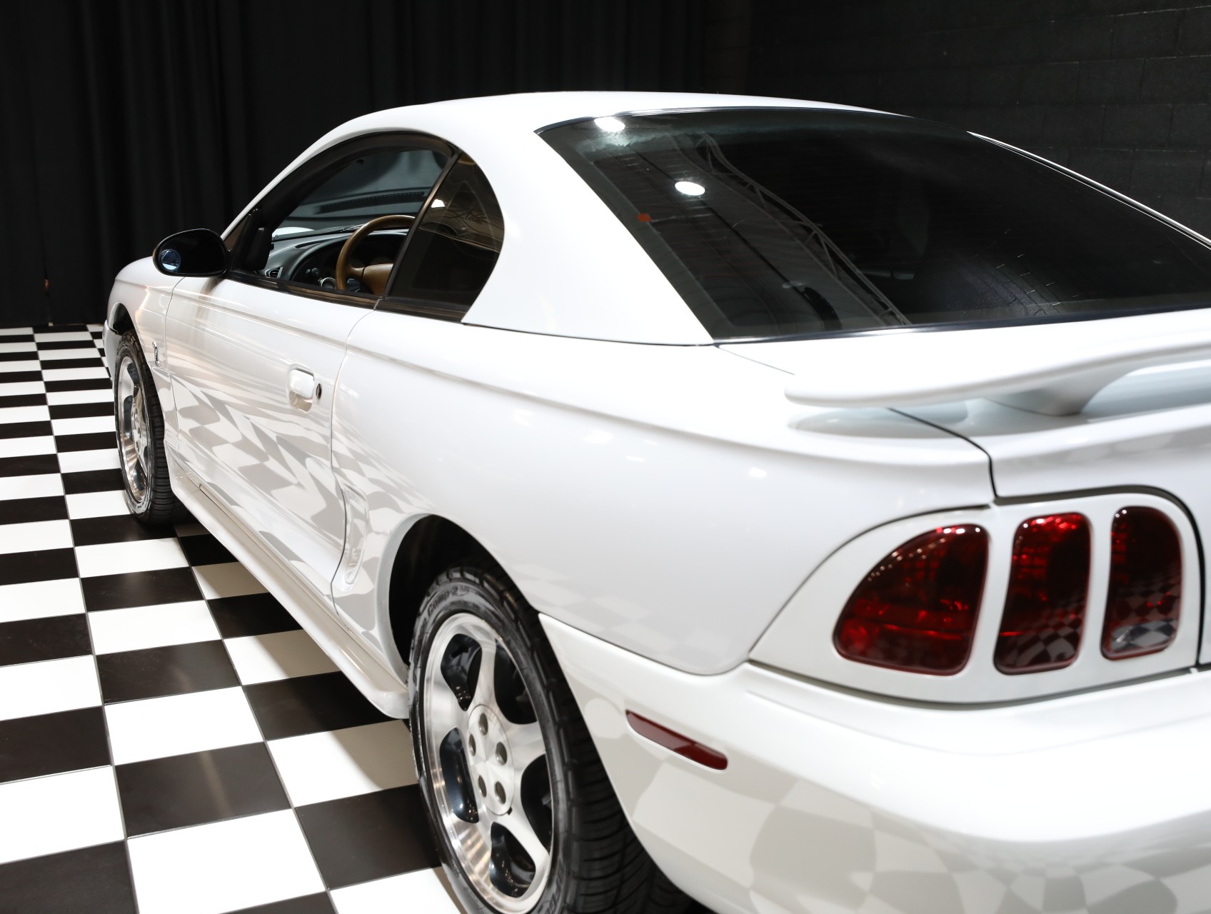 1996 Ford Mustang SVT Cobra 27