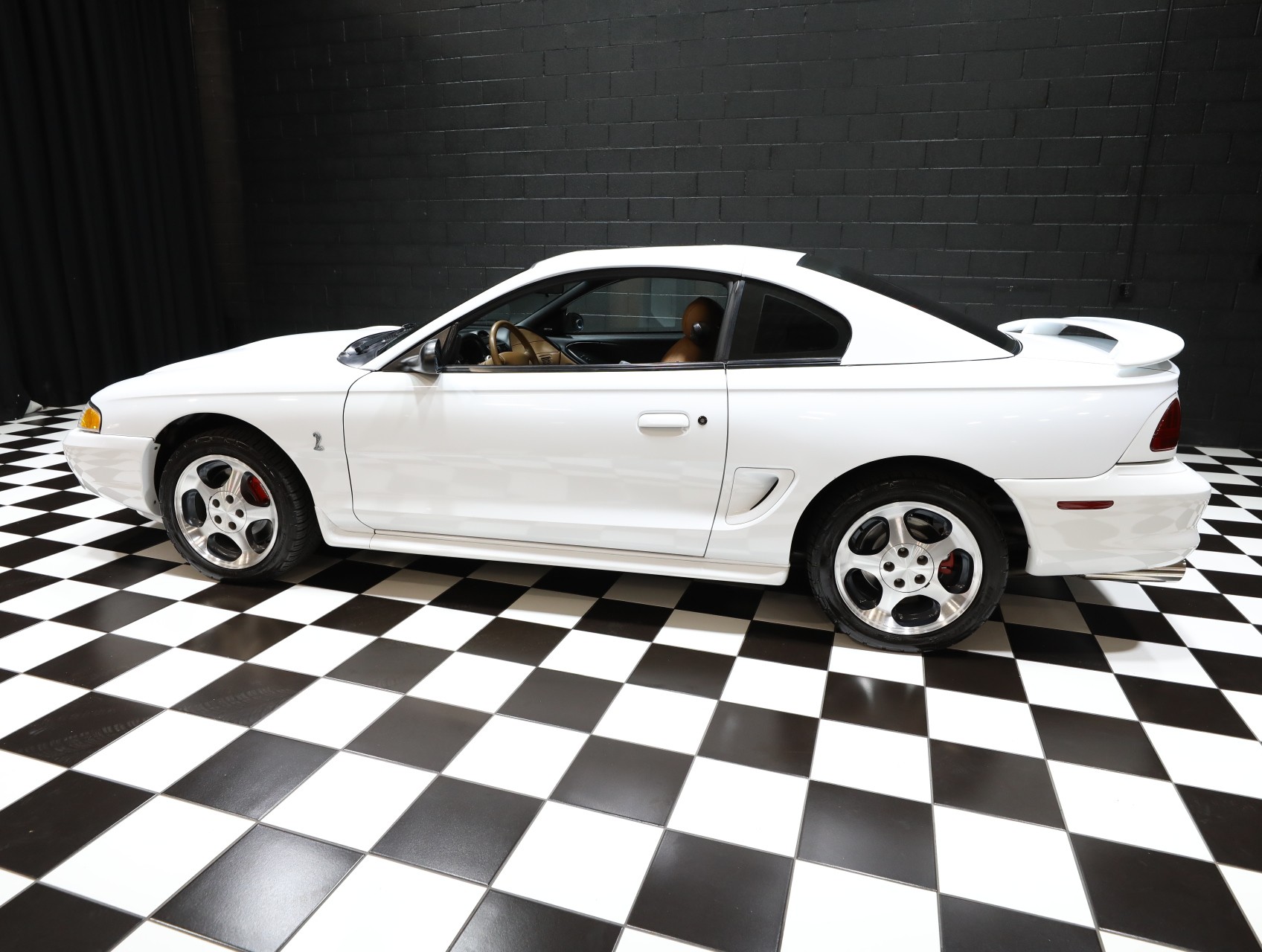 1996 Ford Mustang SVT Cobra 29