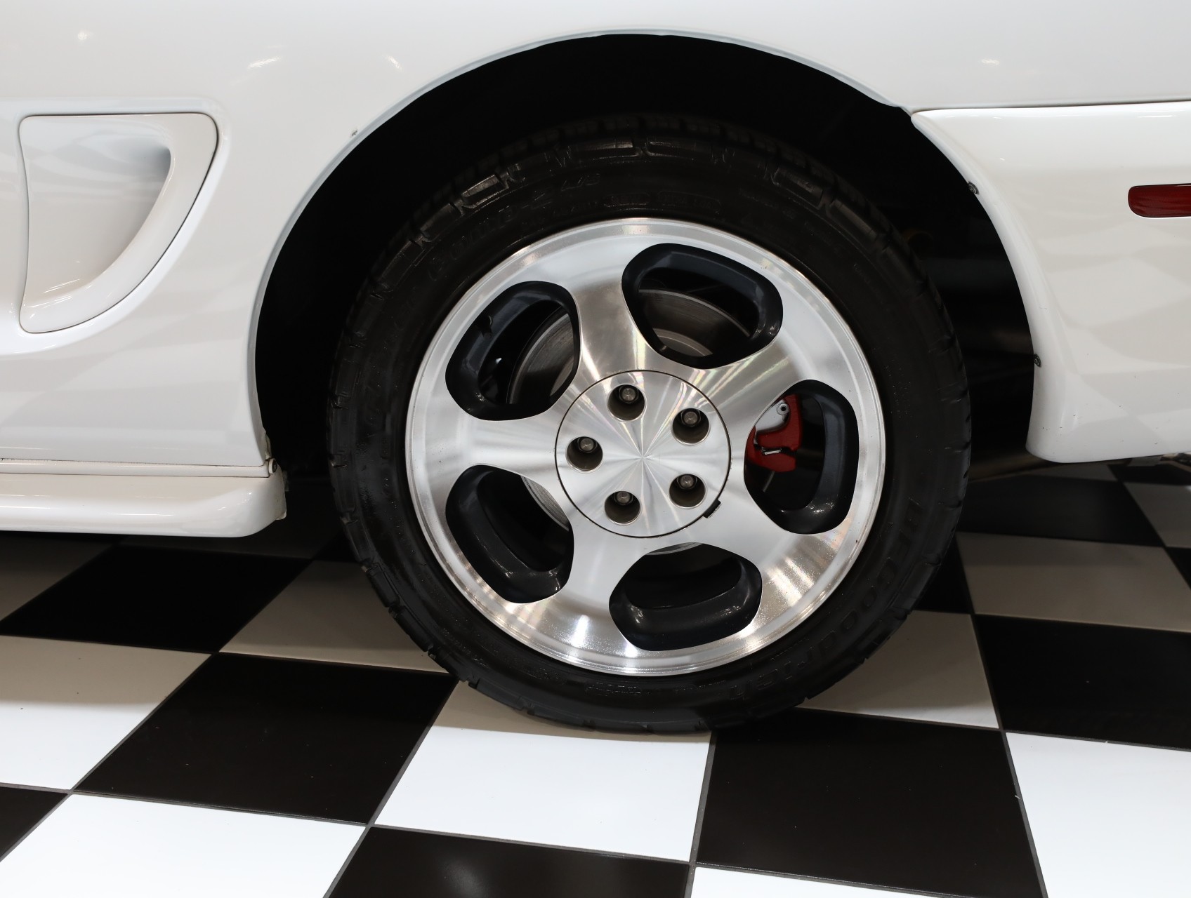1996 Ford Mustang SVT Cobra 31