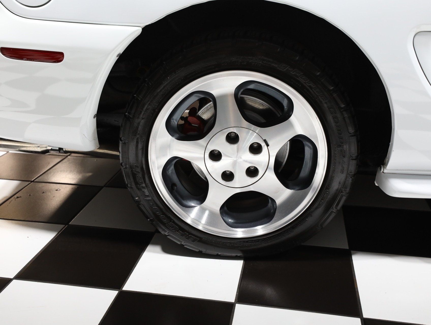 1996 Ford Mustang SVT Cobra 35