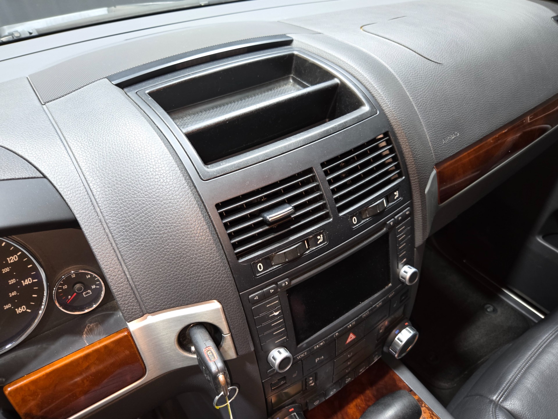 2006 Volkswagen Touareg 121