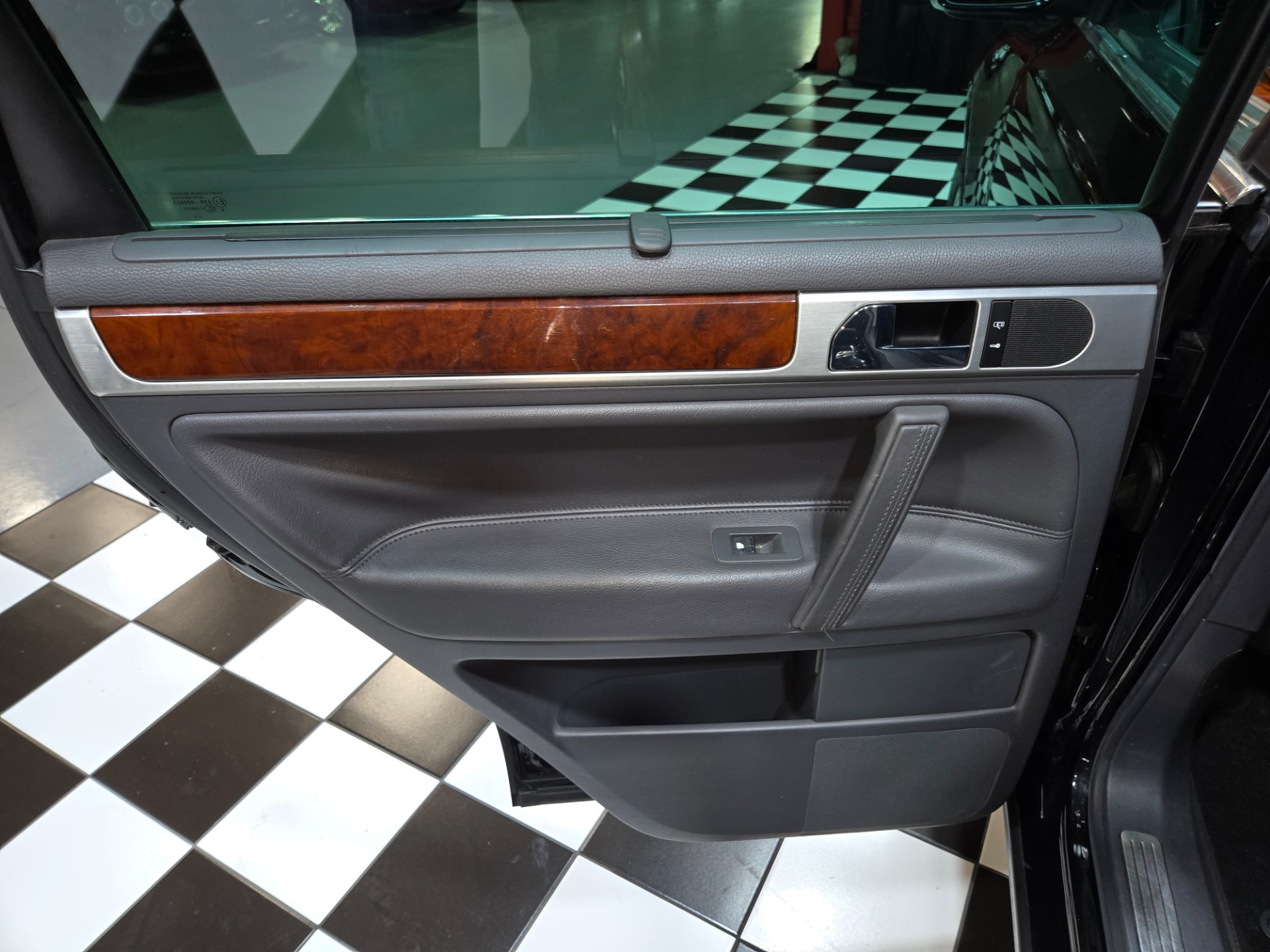 2006 Volkswagen Touareg 97