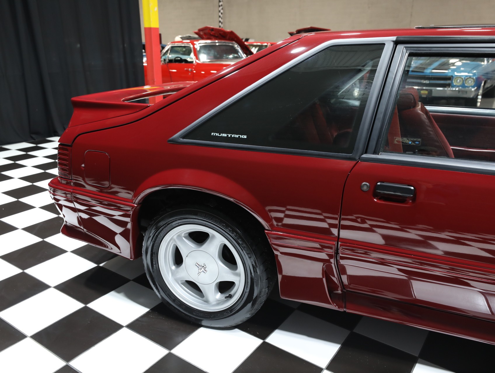 1990 Ford Mustang 19