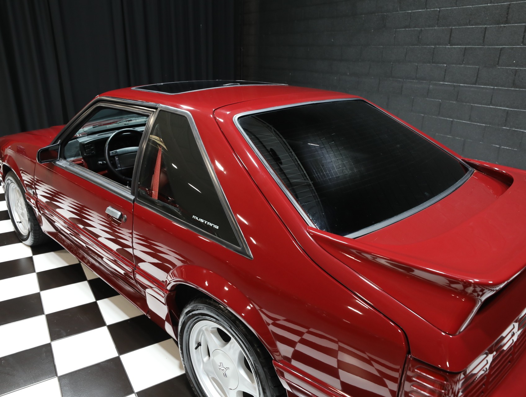 1990 Ford Mustang 28