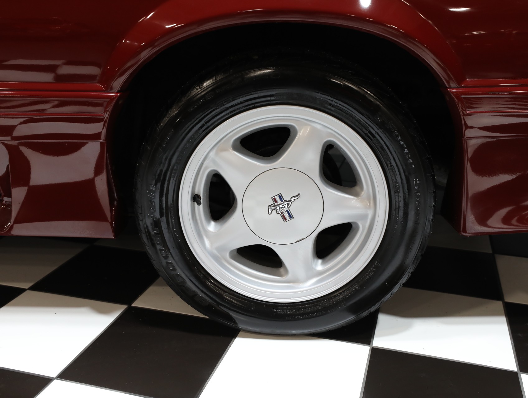 1990 Ford Mustang 32