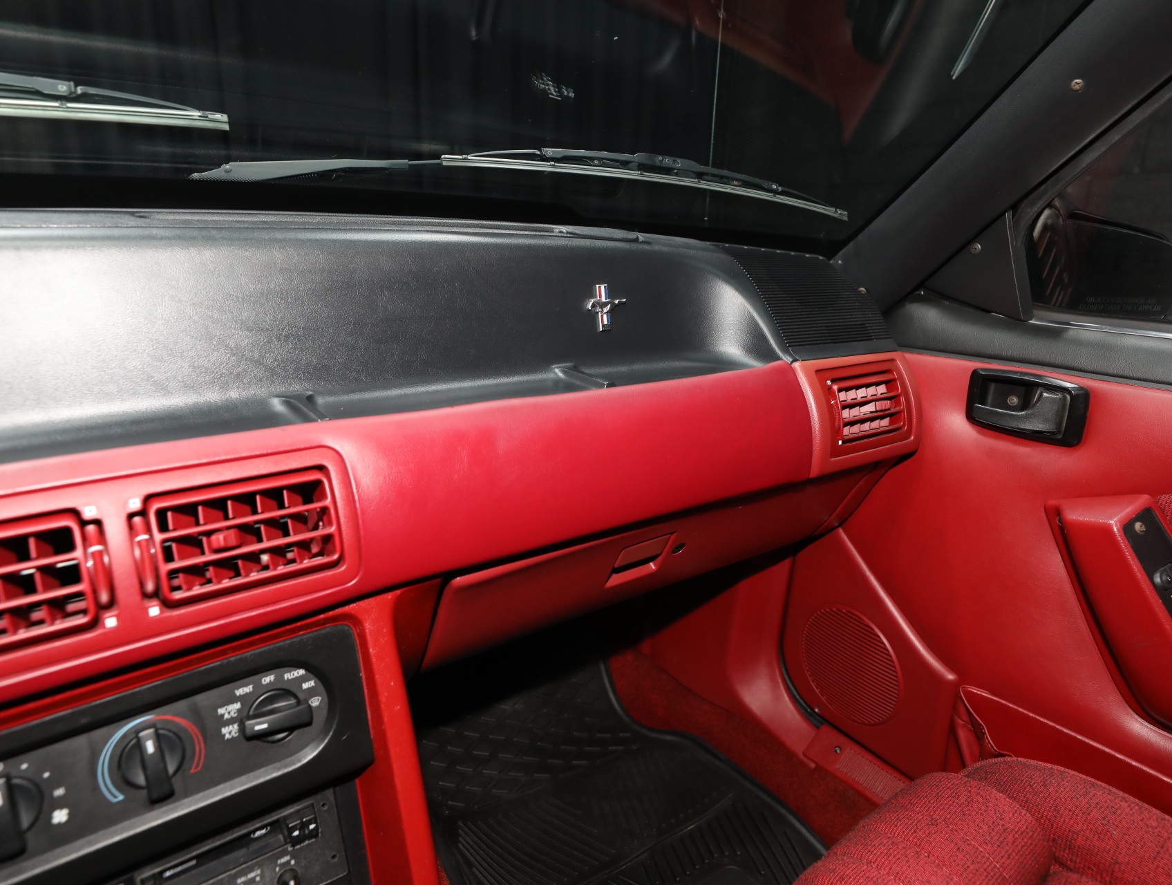 1990 Ford Mustang 53
