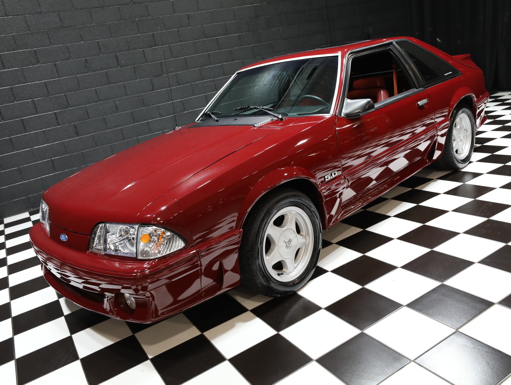 1990 Ford Mustang 8