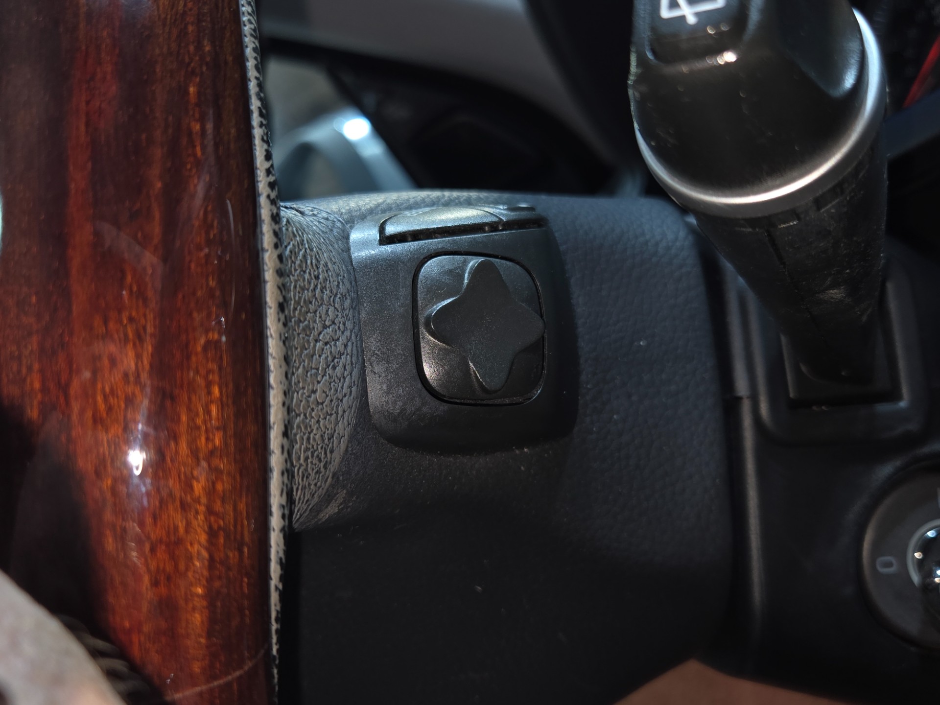2009 Volvo XC90 104