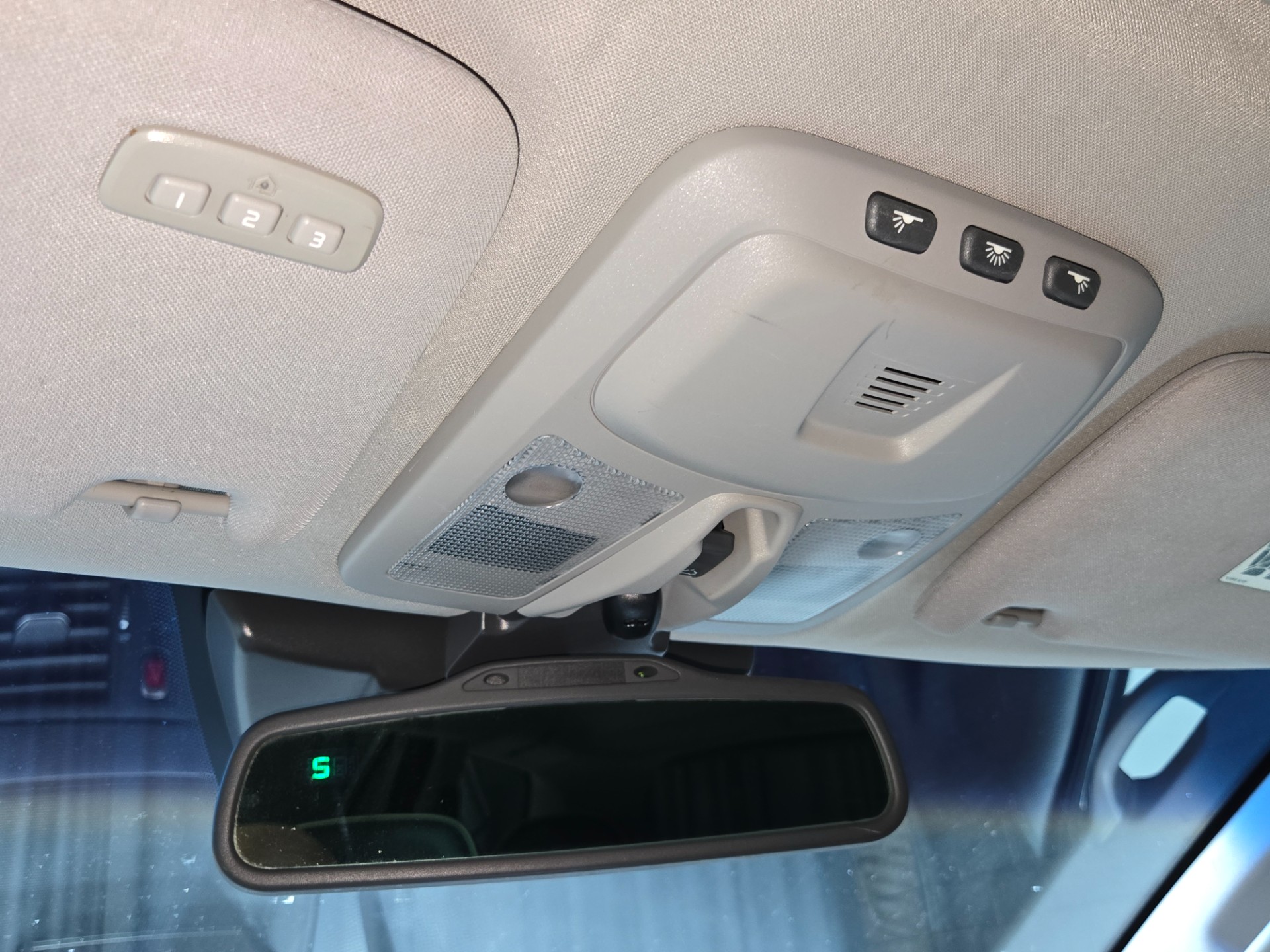 2009 Volvo XC90 108