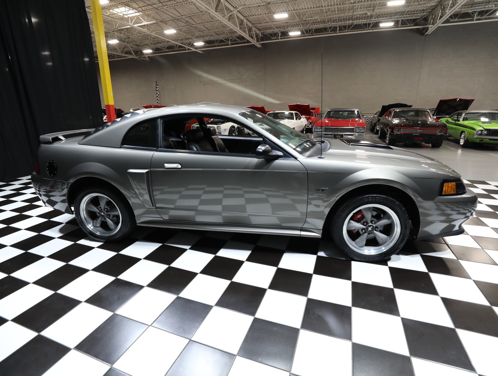 2002 Ford Mustang 19