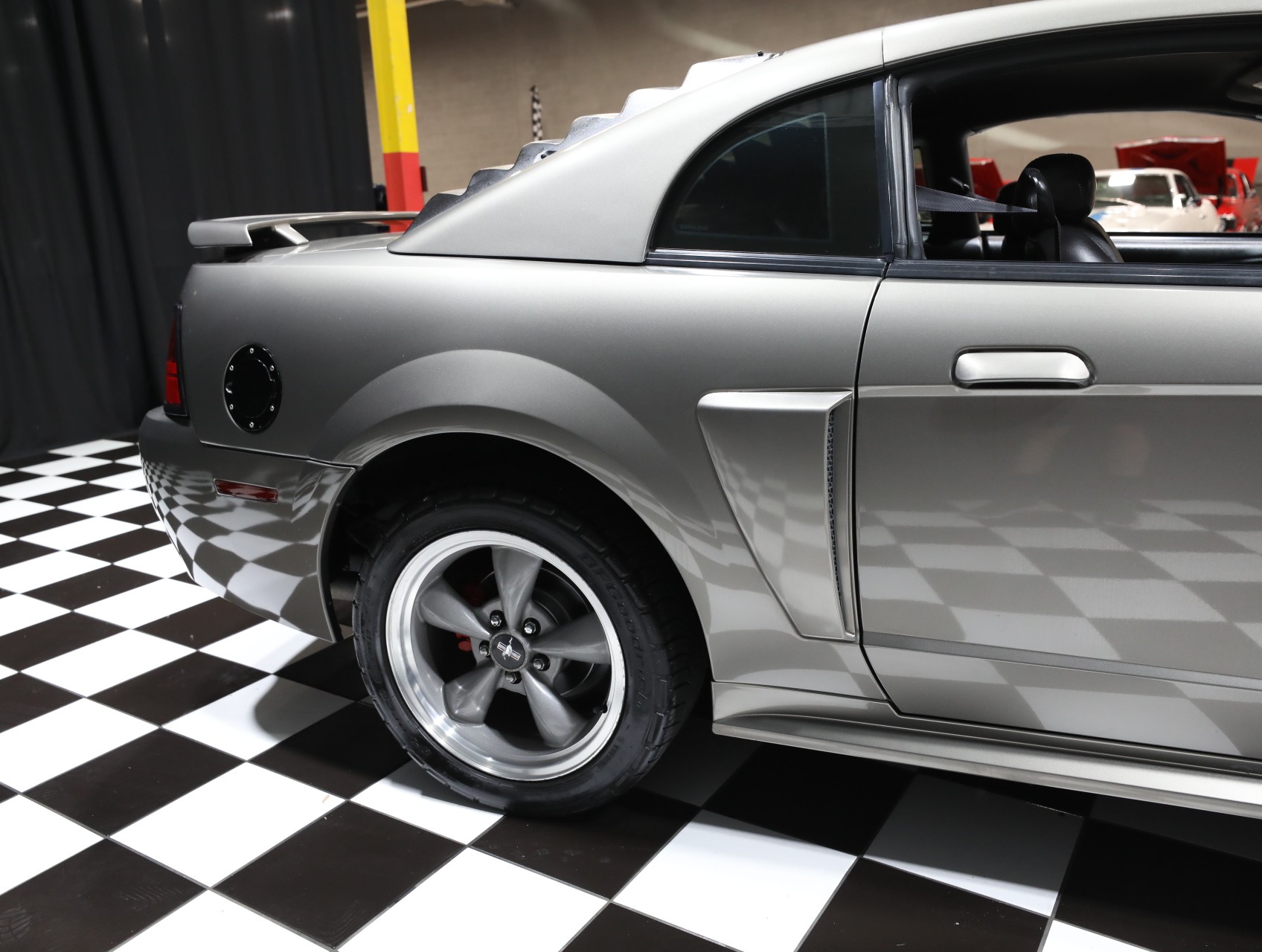 2002 Ford Mustang 20