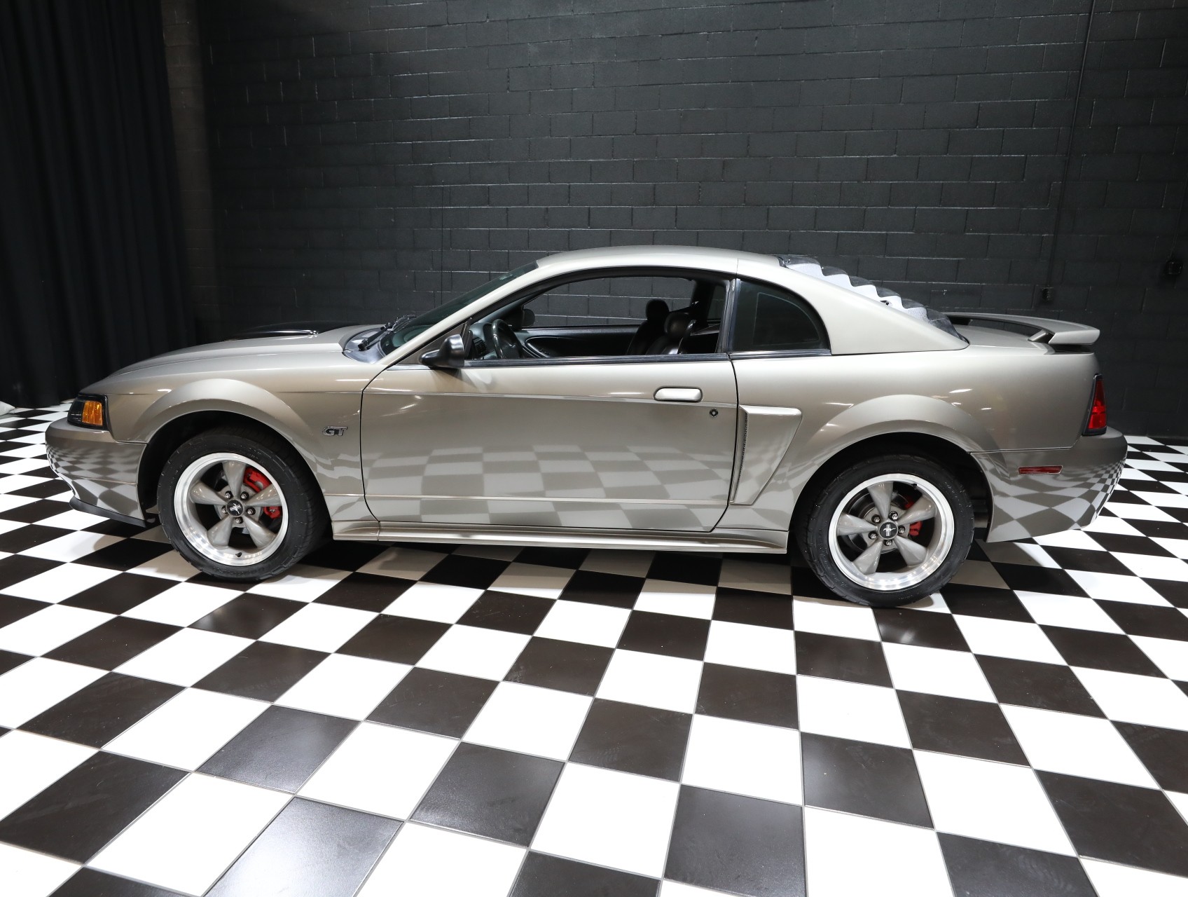 2002 Ford Mustang 31