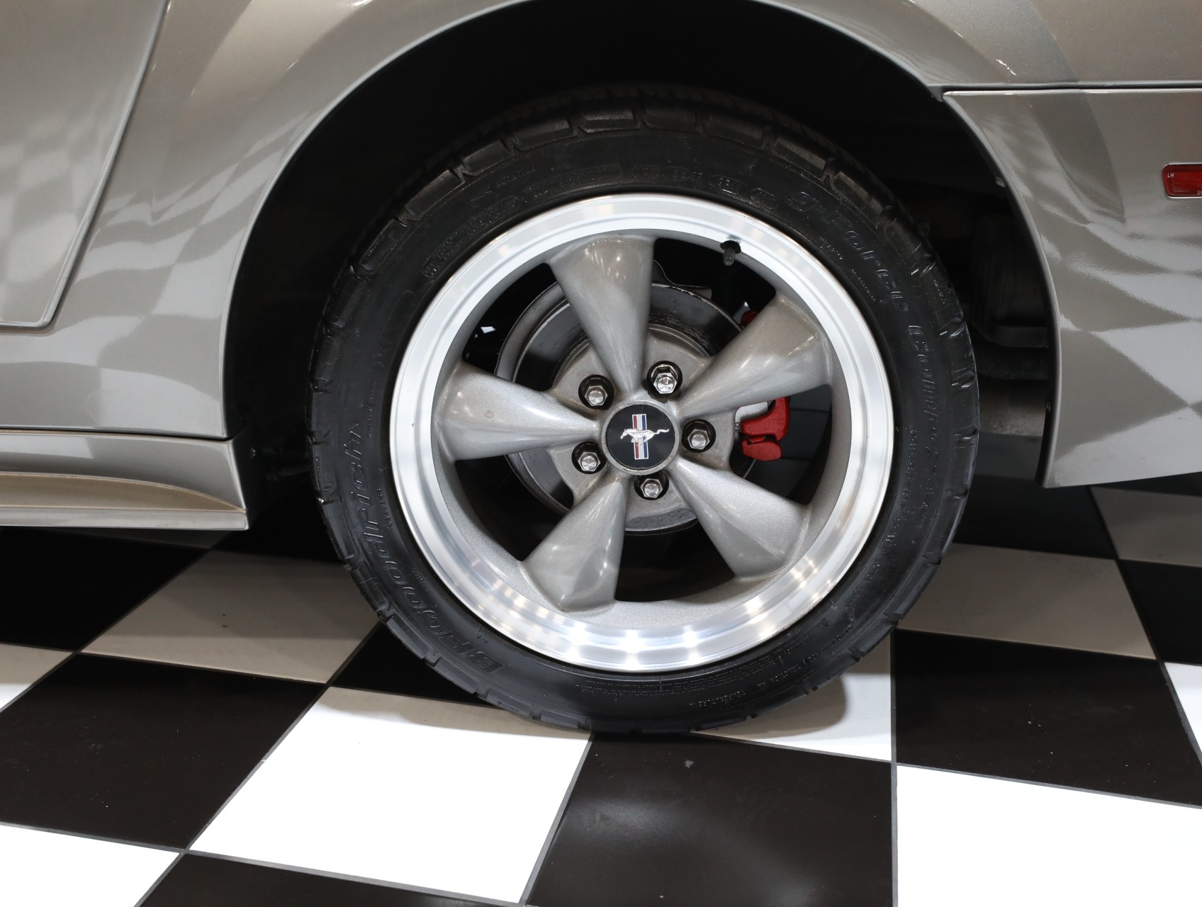2002 Ford Mustang 33