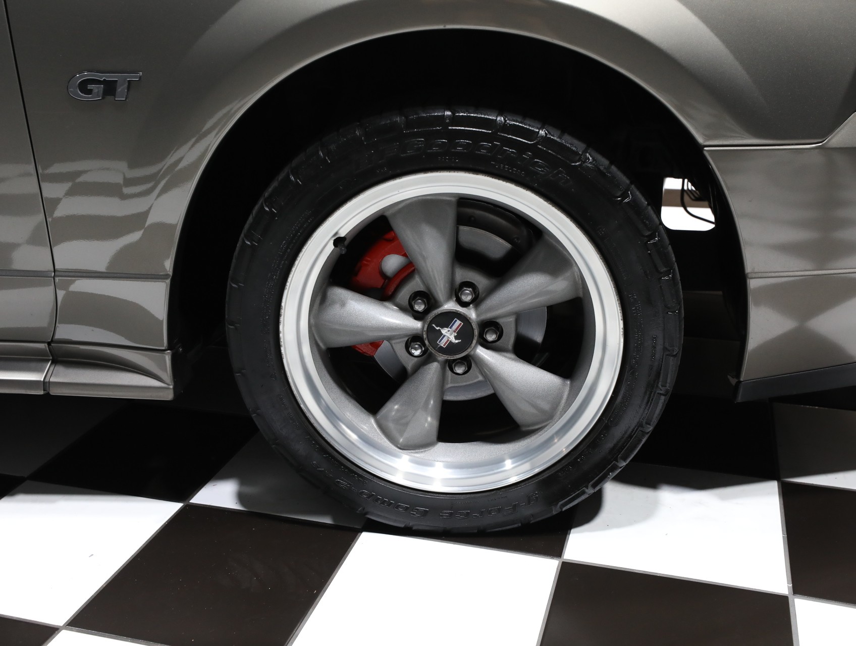 2002 Ford Mustang 35