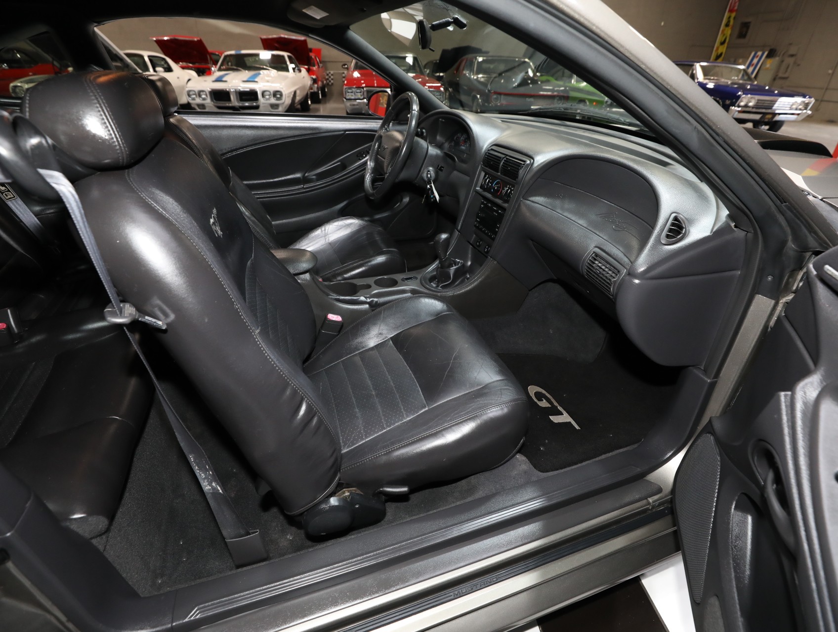 2002 Ford Mustang 40