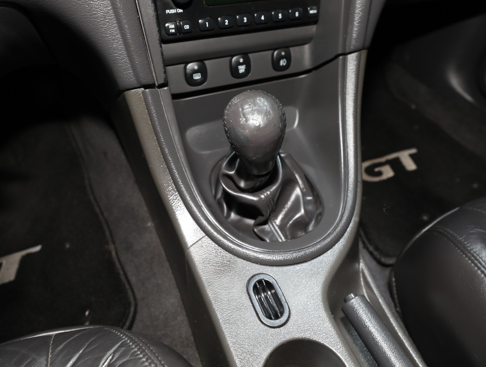 2002 Ford Mustang 54