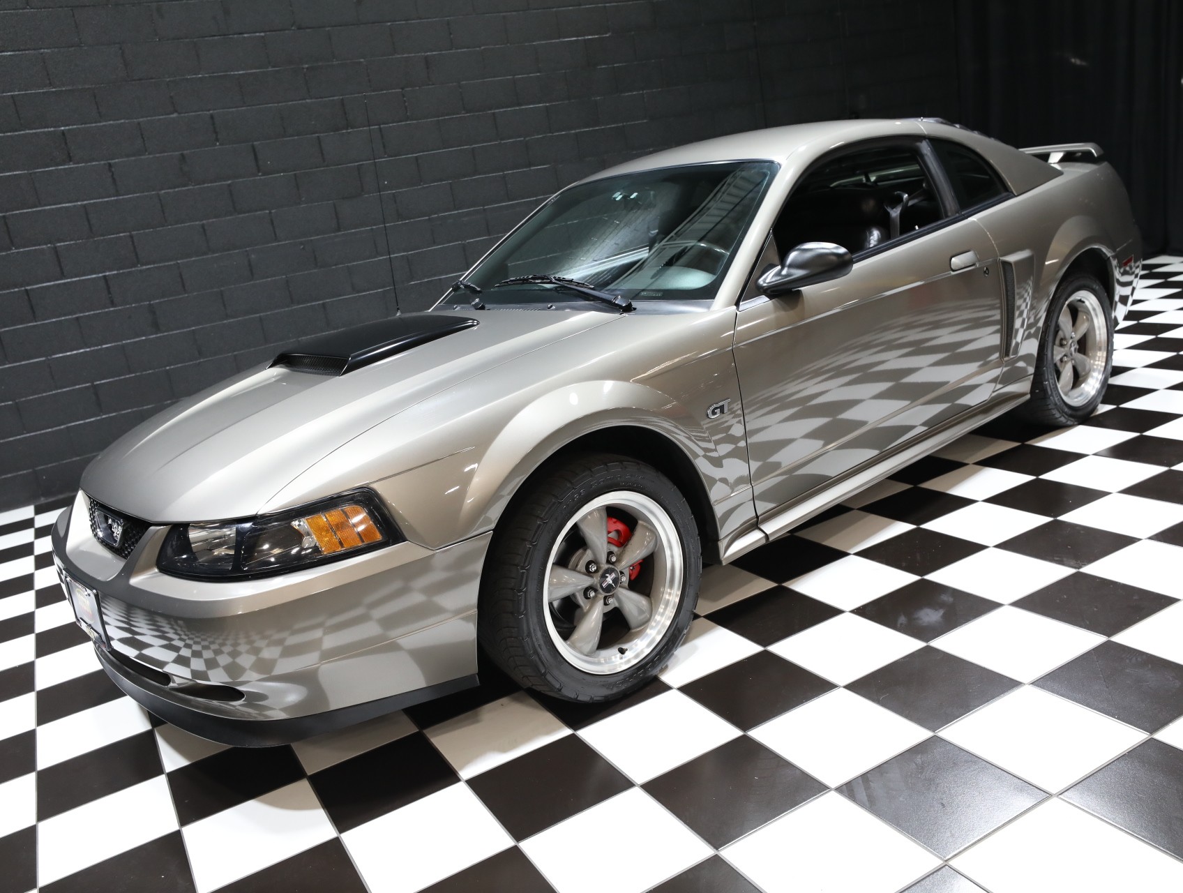 2002 Ford Mustang 8