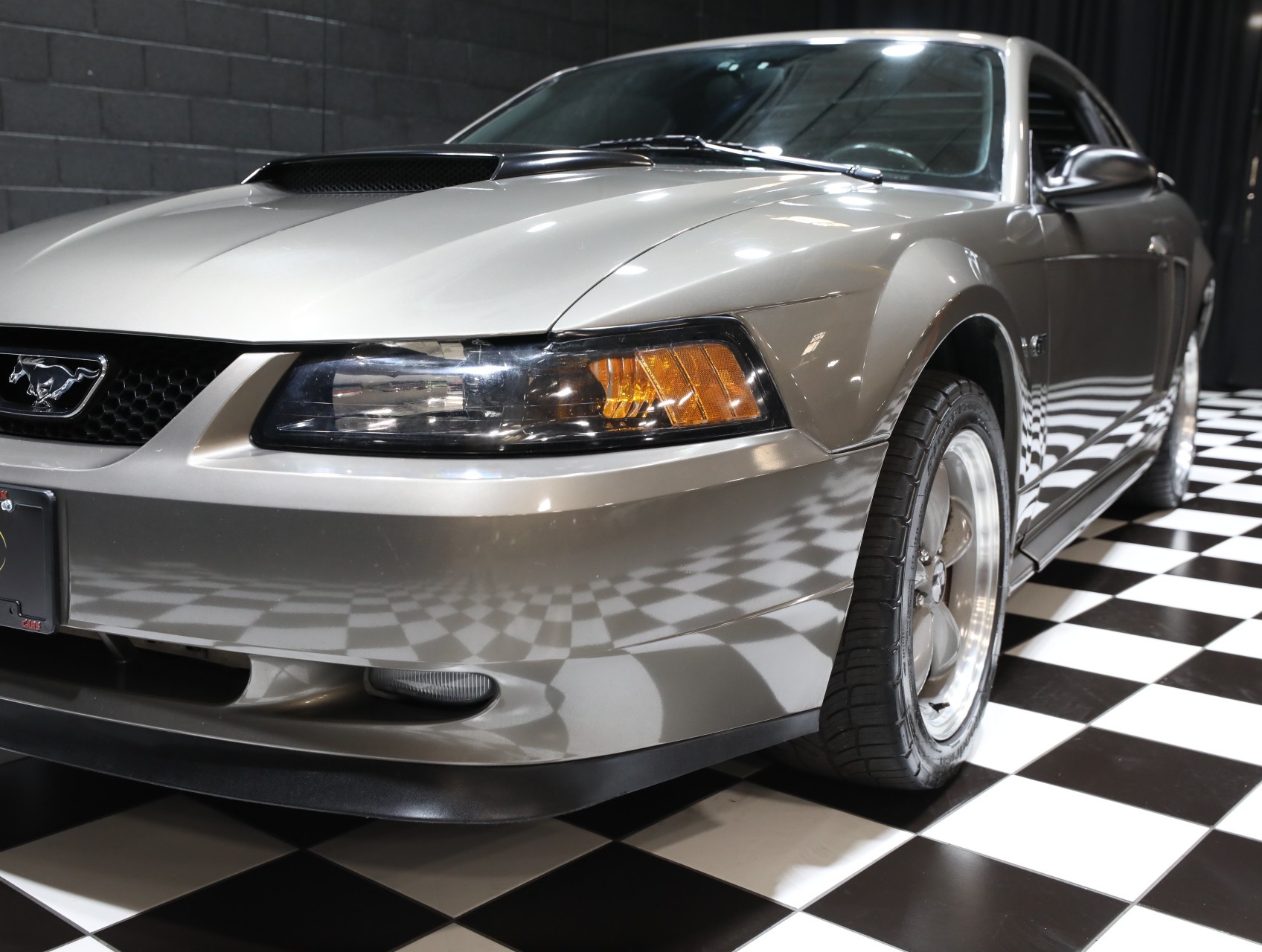 2002 Ford Mustang 9