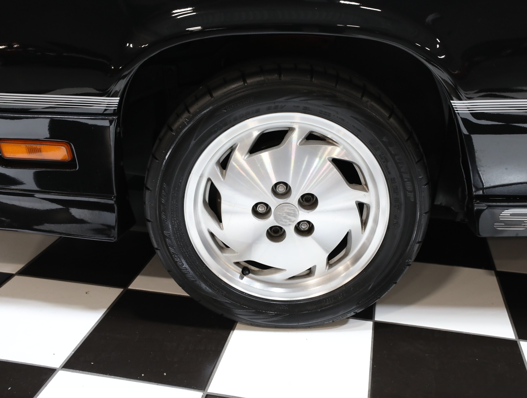 1987 Dodge Charger 38