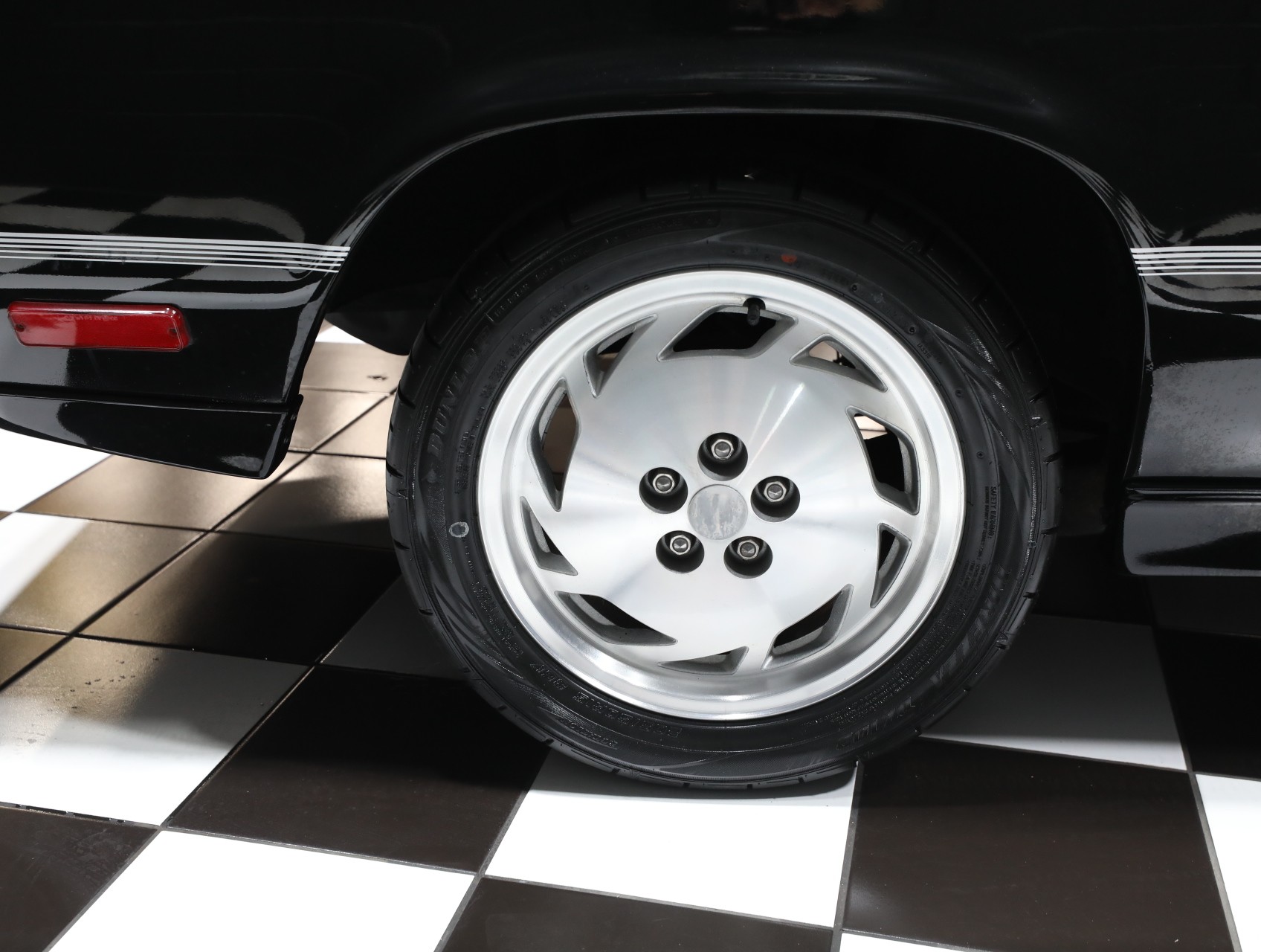 1987 Dodge Charger 40