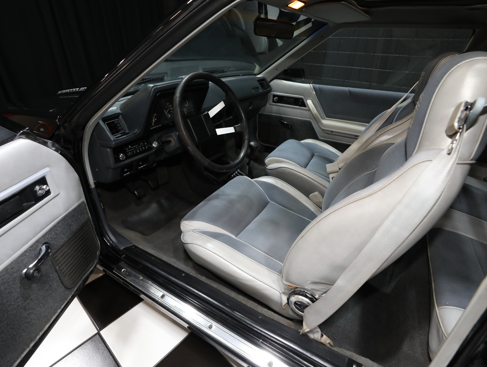 1987 Dodge Charger 4