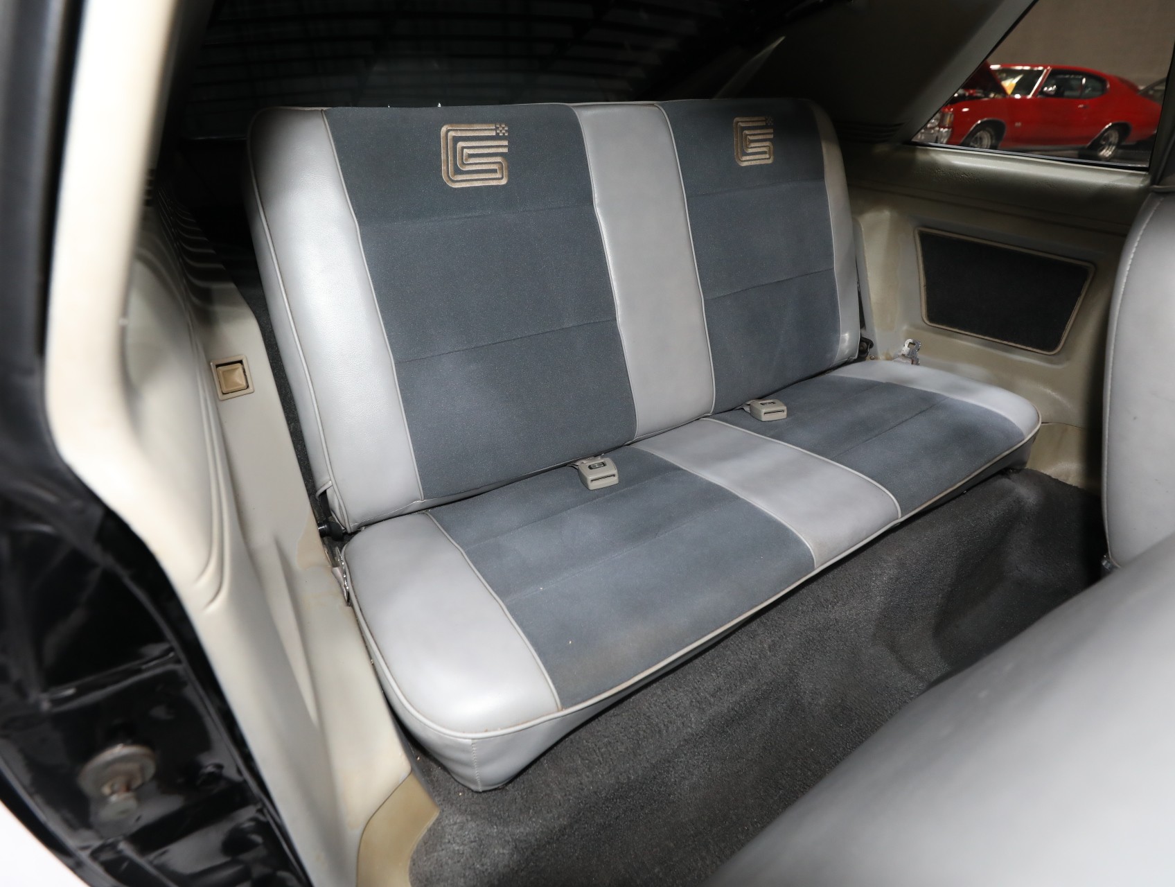 1987 Dodge Charger 43