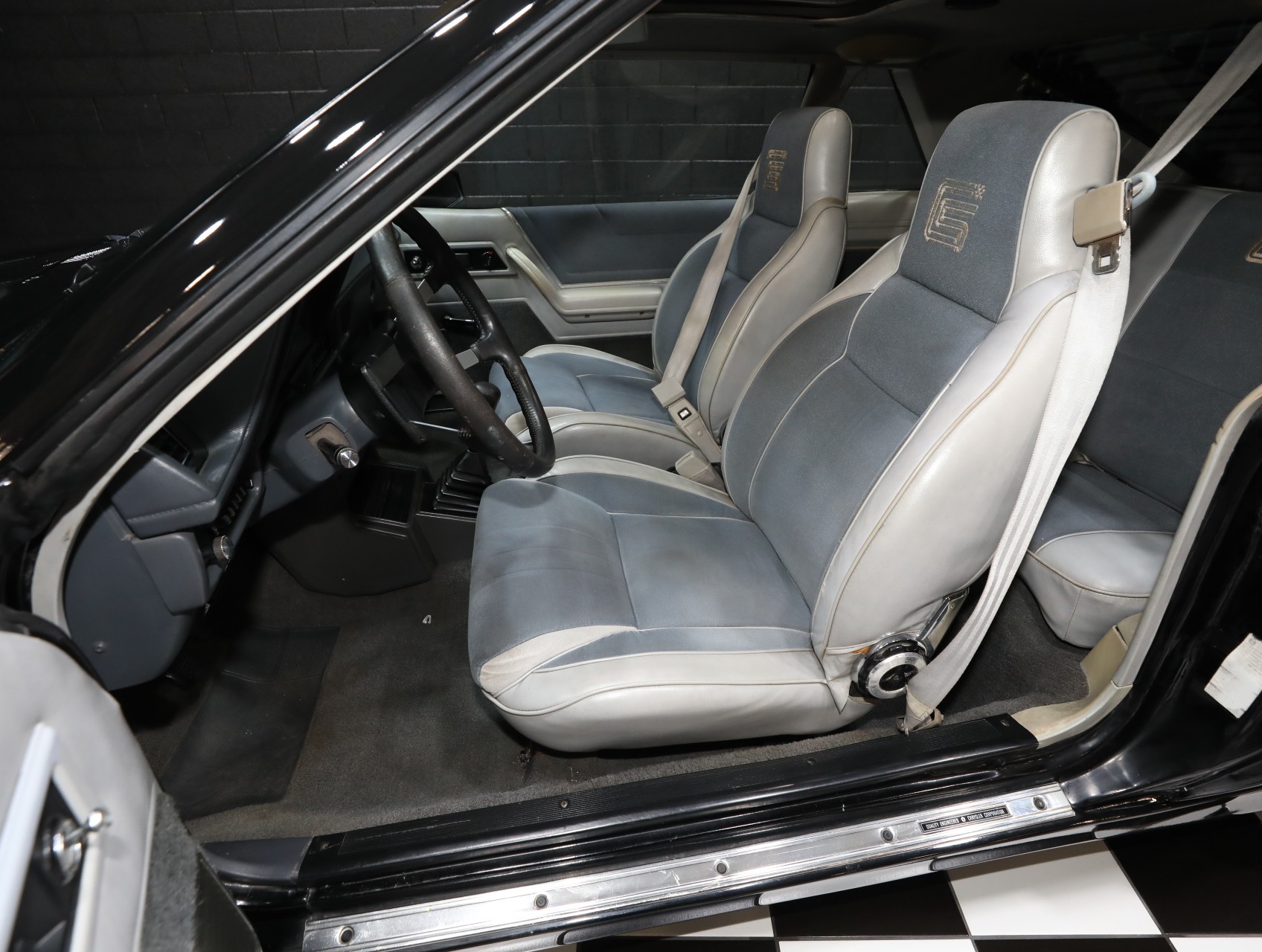 1987 Dodge Charger 54