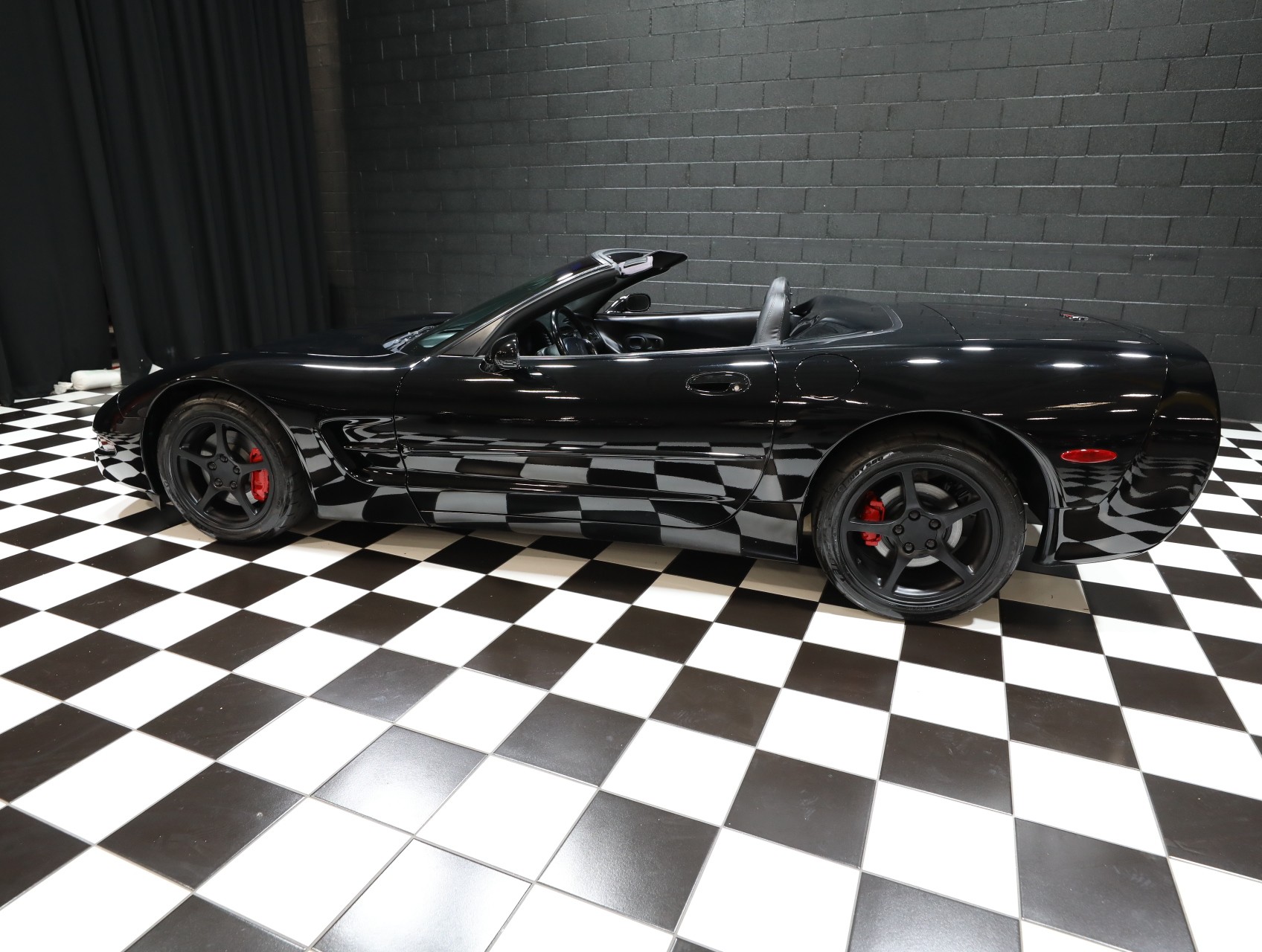 2001 Chevrolet Corvette 33