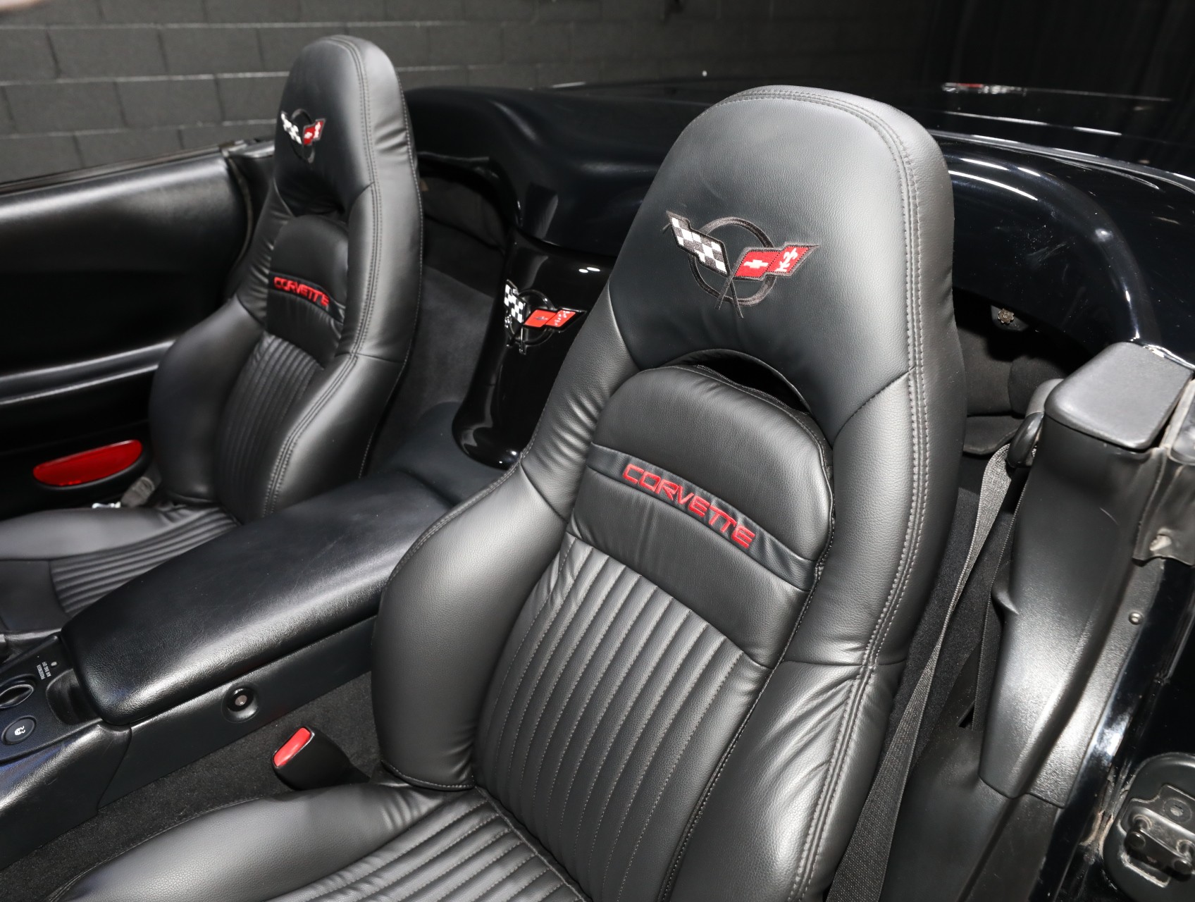 2001 Chevrolet Corvette 4