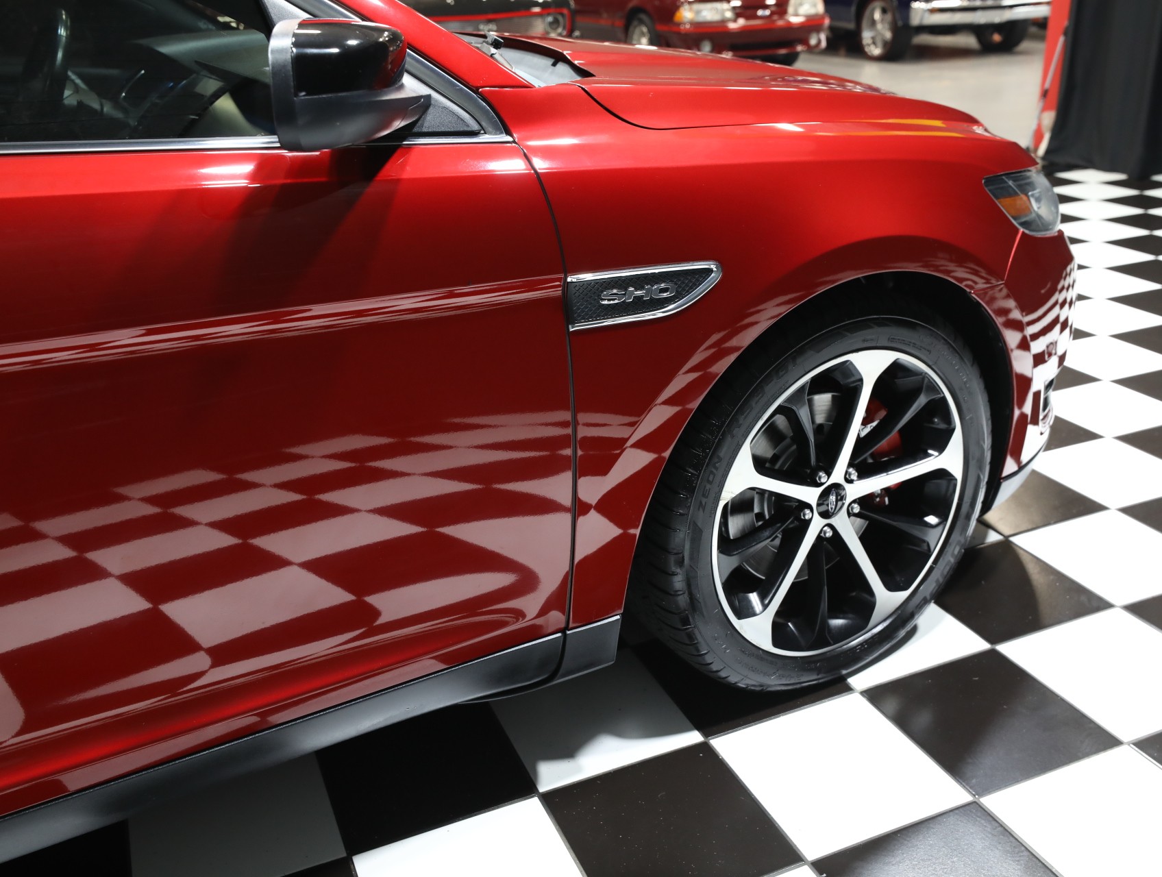 2015 Ford Taurus 16