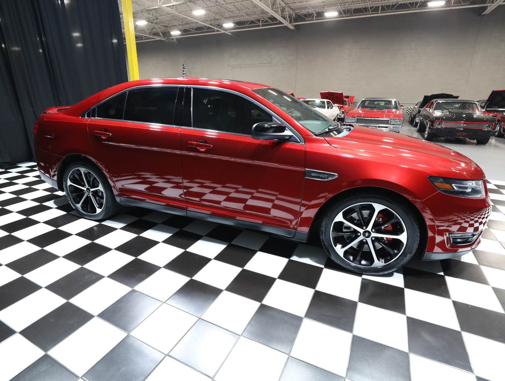 2015 Ford Taurus 18