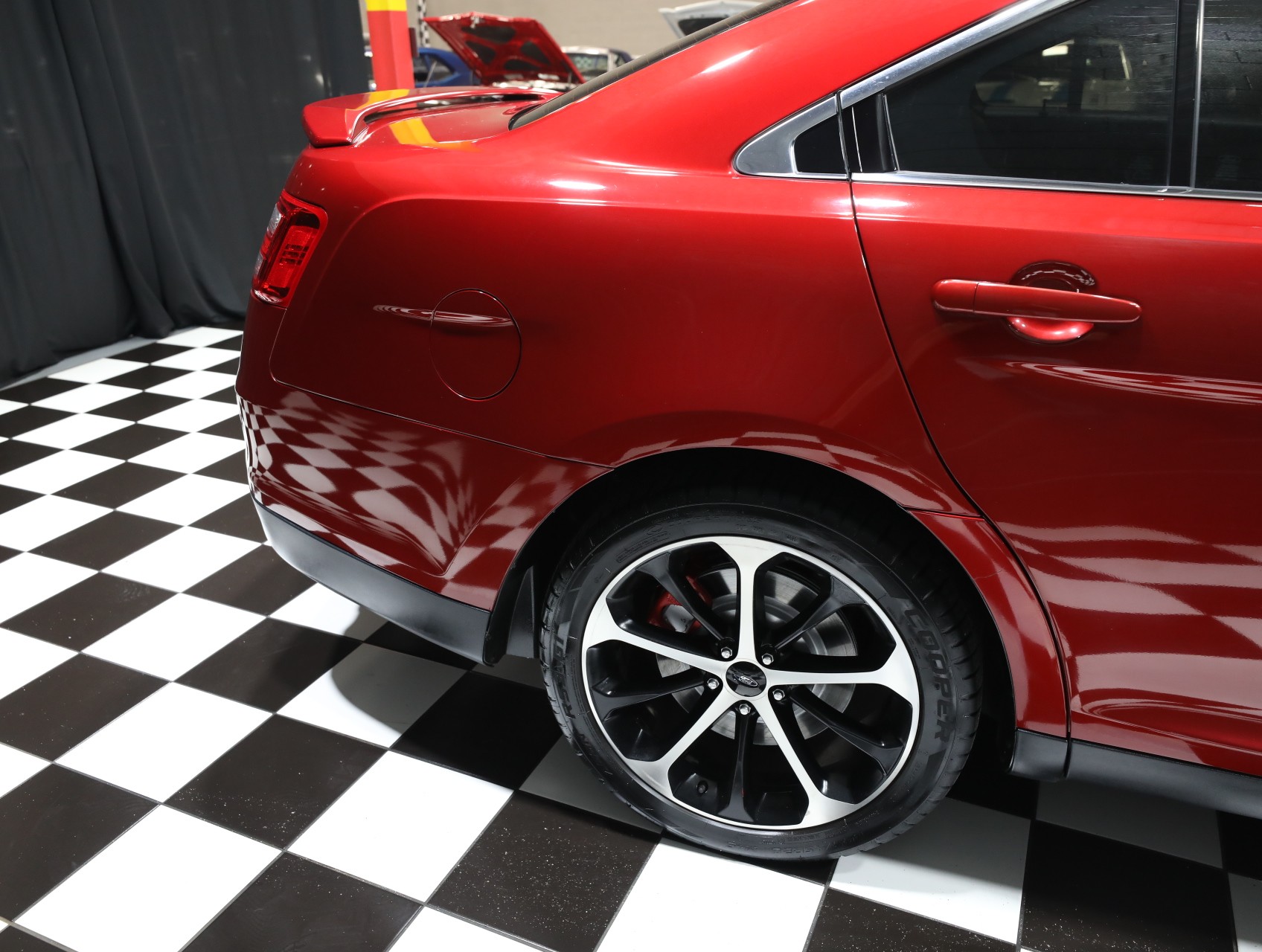 2015 Ford Taurus 19