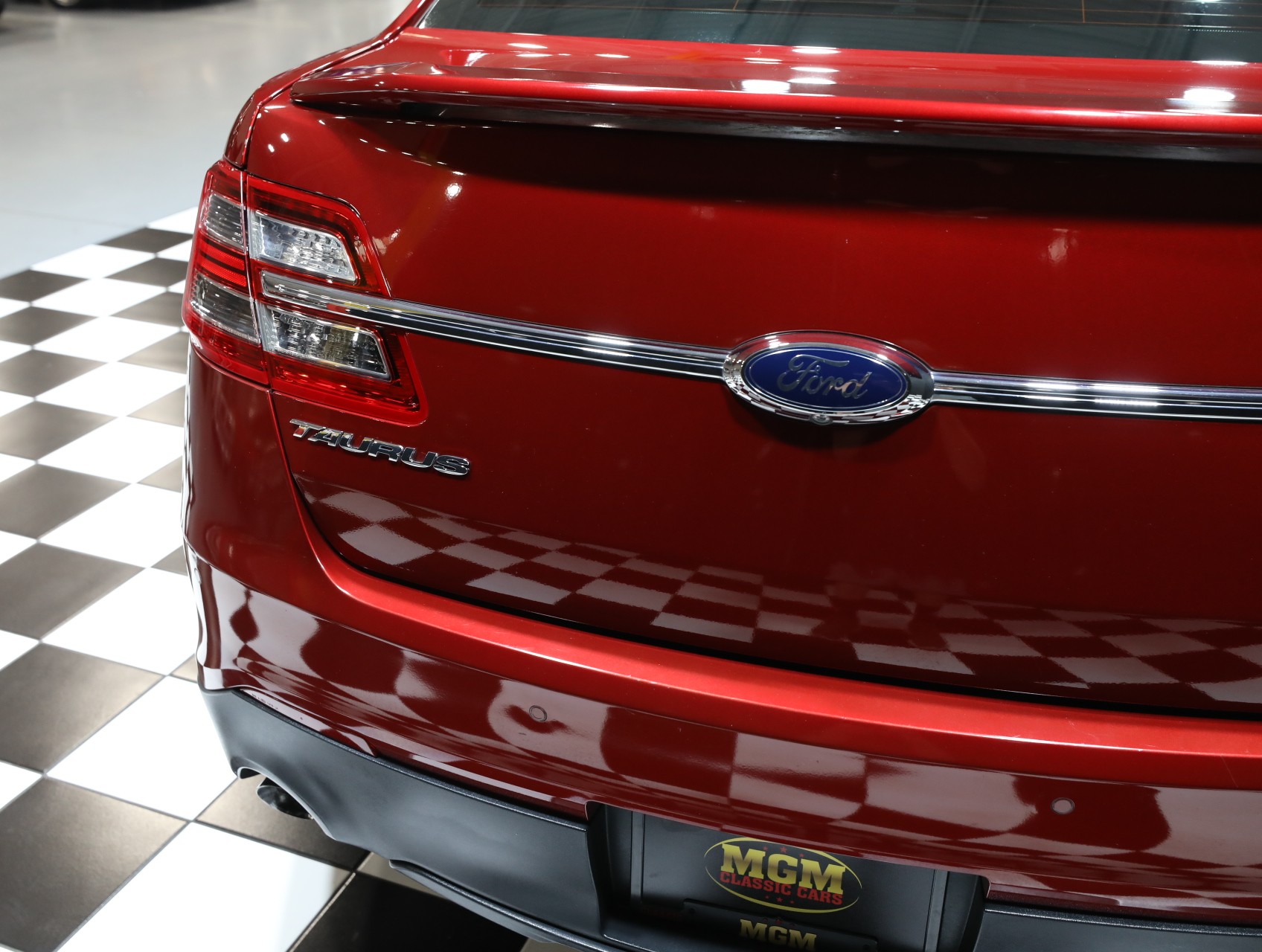 2015 Ford Taurus 23