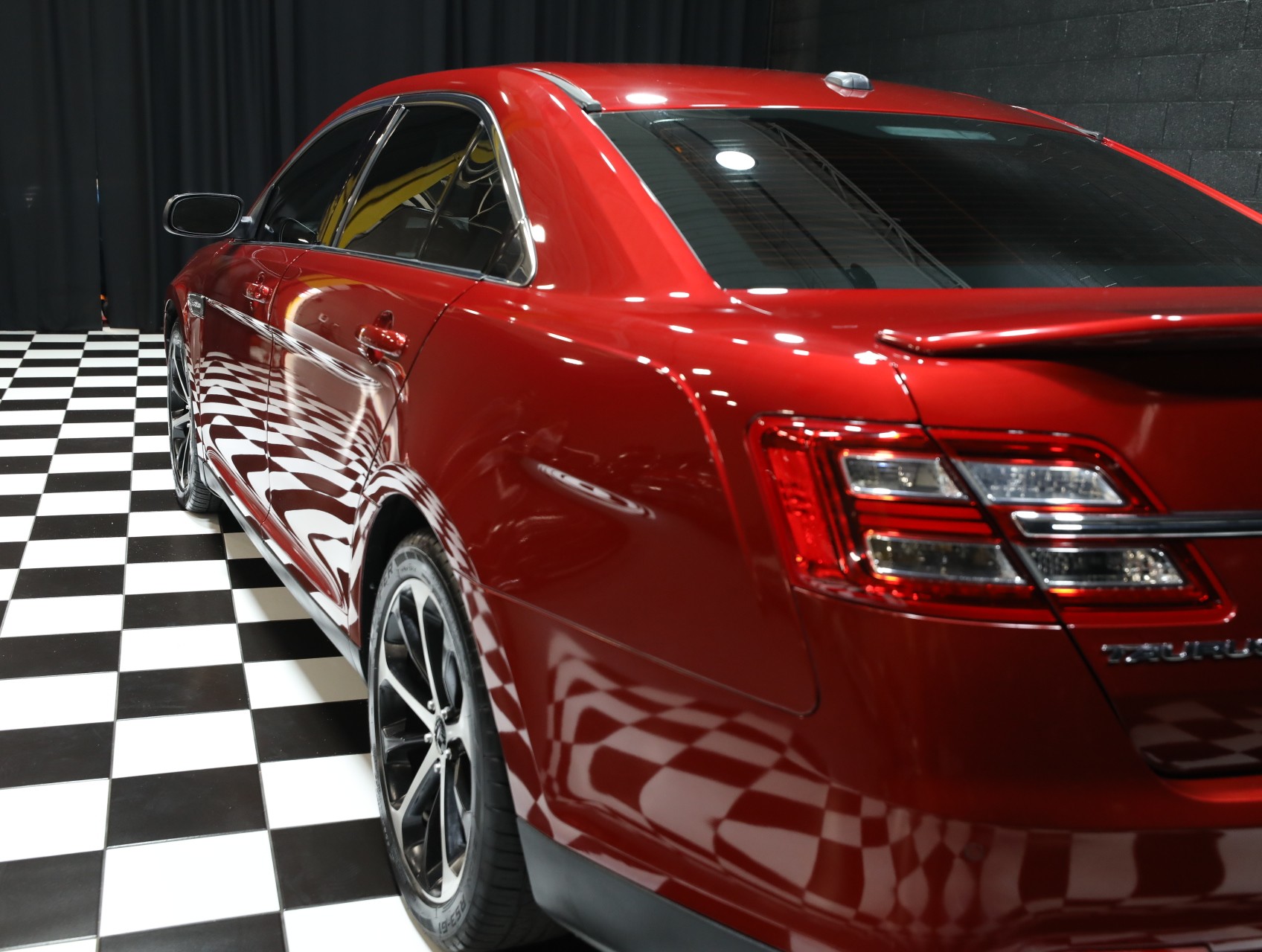 2015 Ford Taurus 27