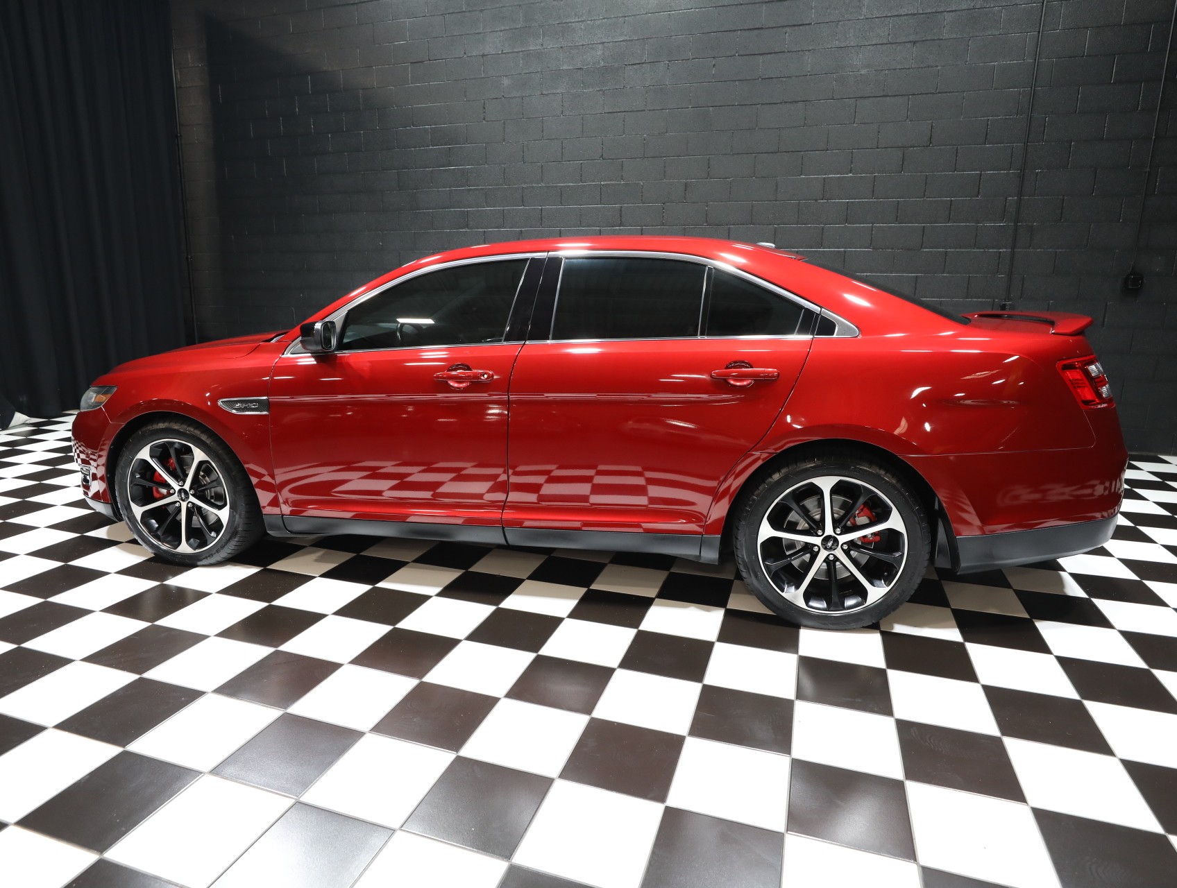 2015 Ford Taurus 29
