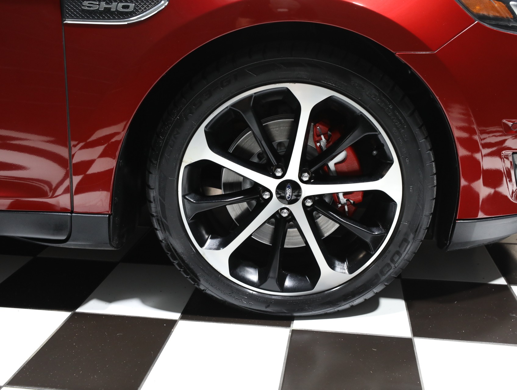 2015 Ford Taurus 33