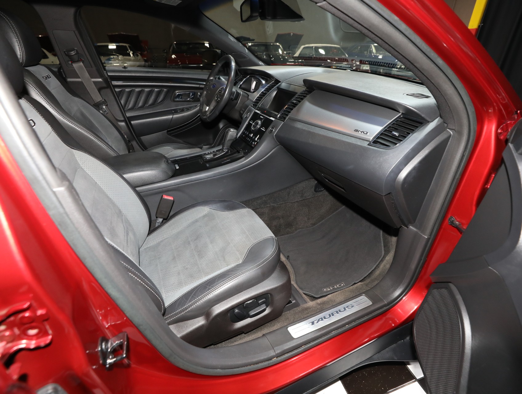 2015 Ford Taurus 37