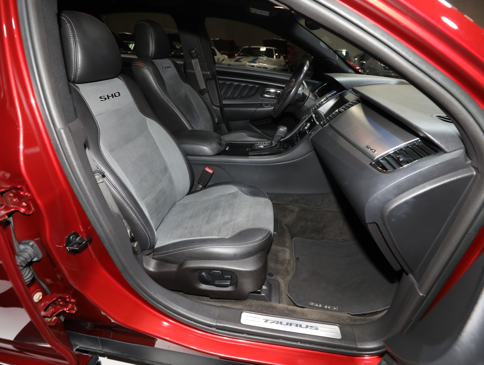 2015 Ford Taurus 38
