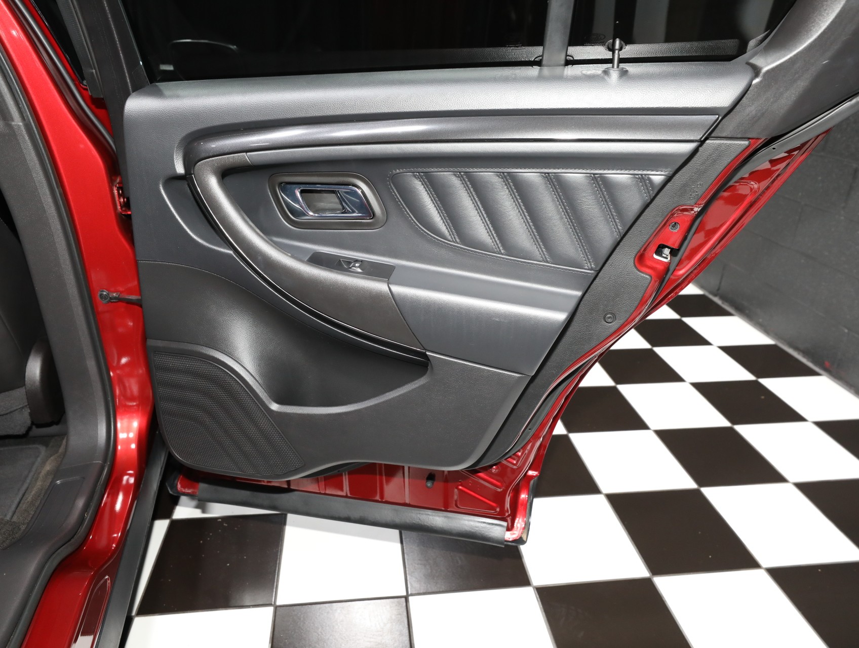 2015 Ford Taurus 39