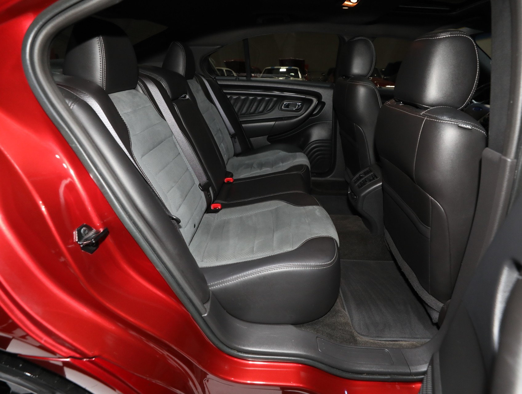 2015 Ford Taurus 41