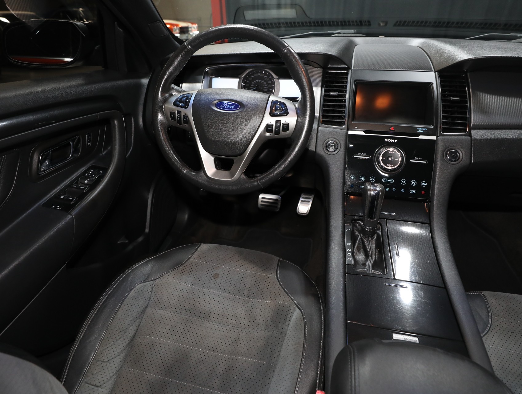 2015 Ford Taurus 45