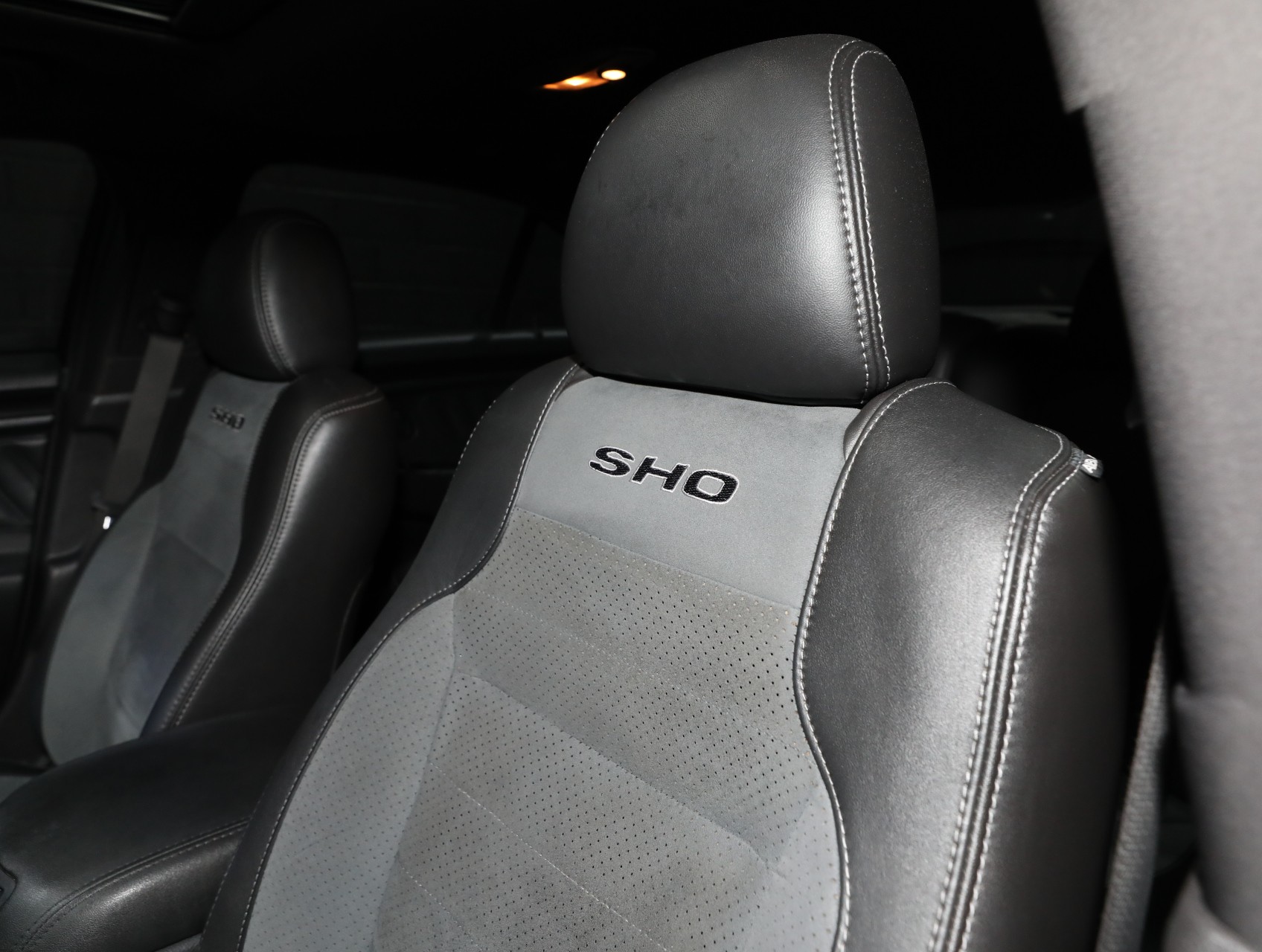 2015 Ford Taurus 48