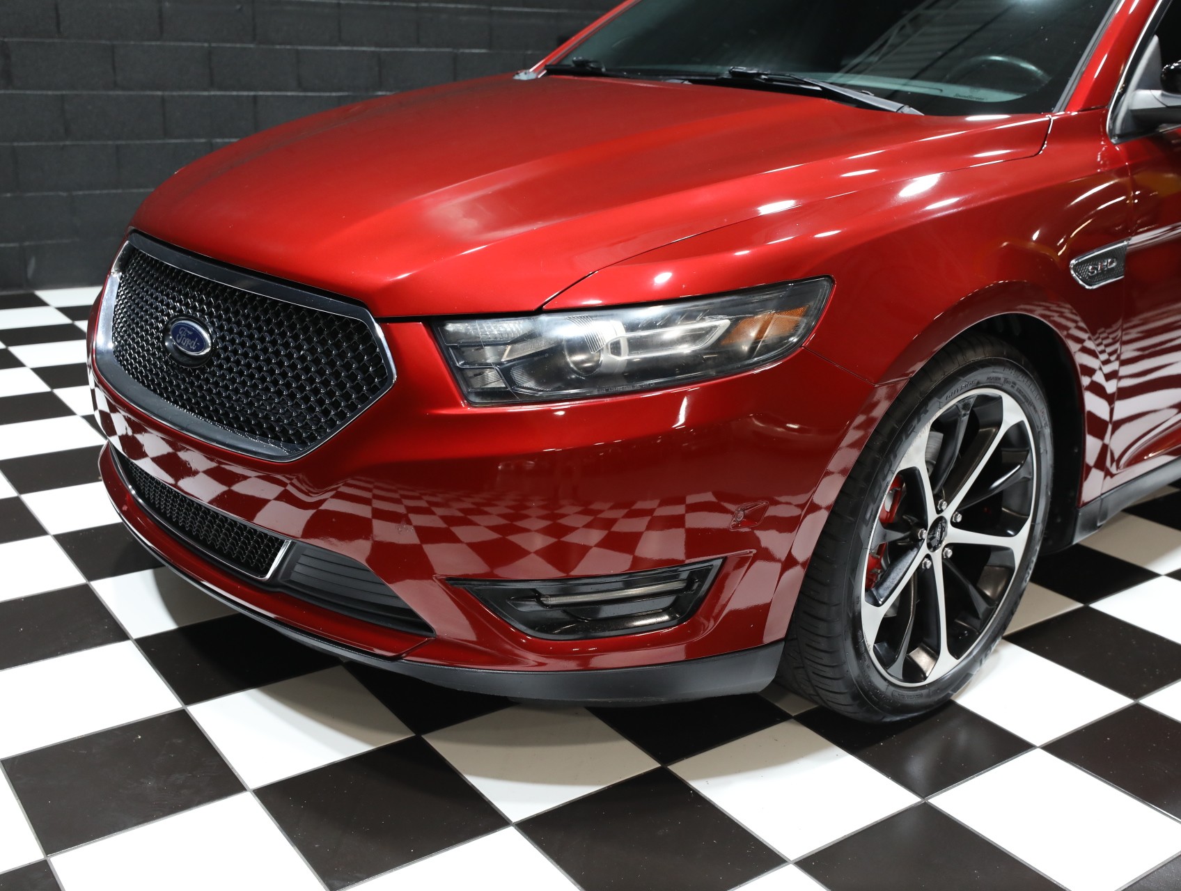 2015 Ford Taurus 8
