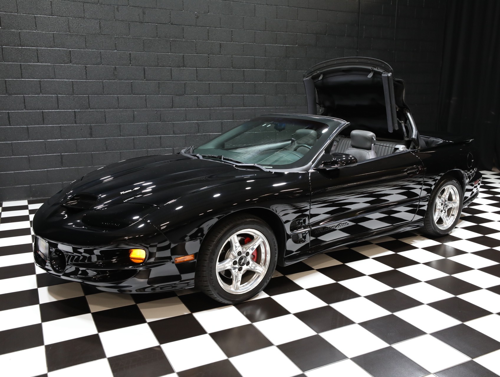 1999 Pontiac Firebird 11