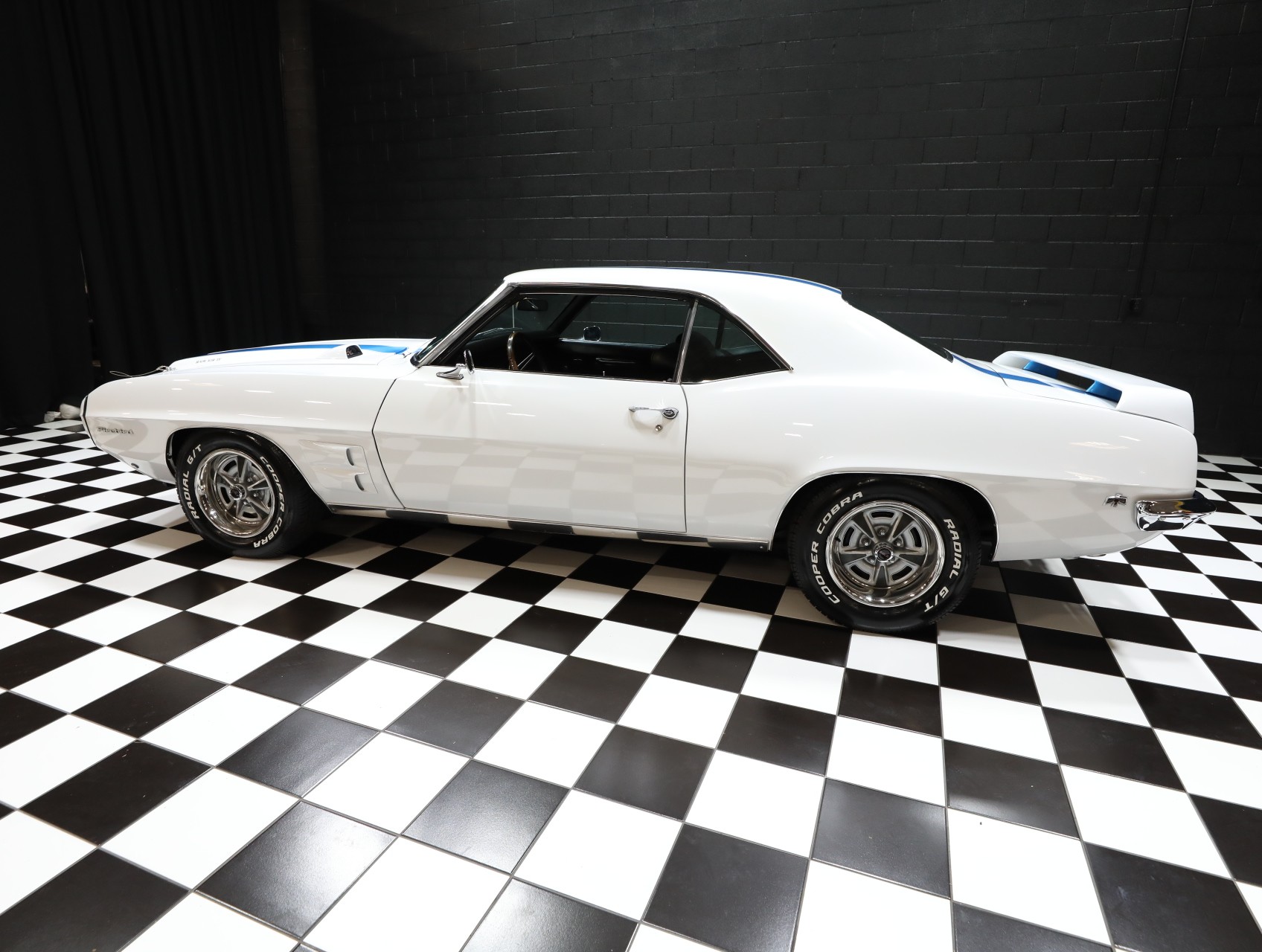 1969 Pontiac Firebird 34
