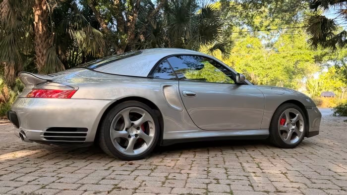 2004 Porsche 911 17