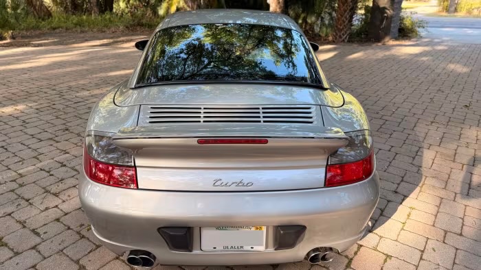 2004 Porsche 911 19