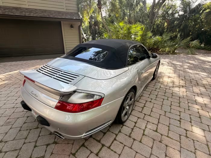 2004 Porsche 911 22