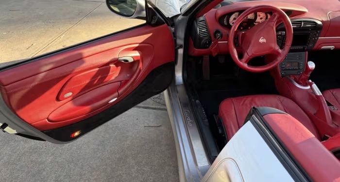 2004 Porsche 911 26