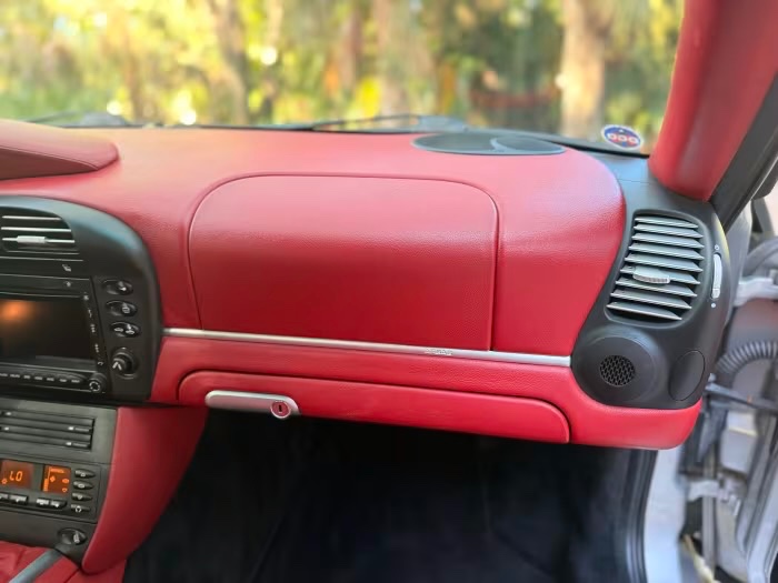 2004 Porsche 911 32